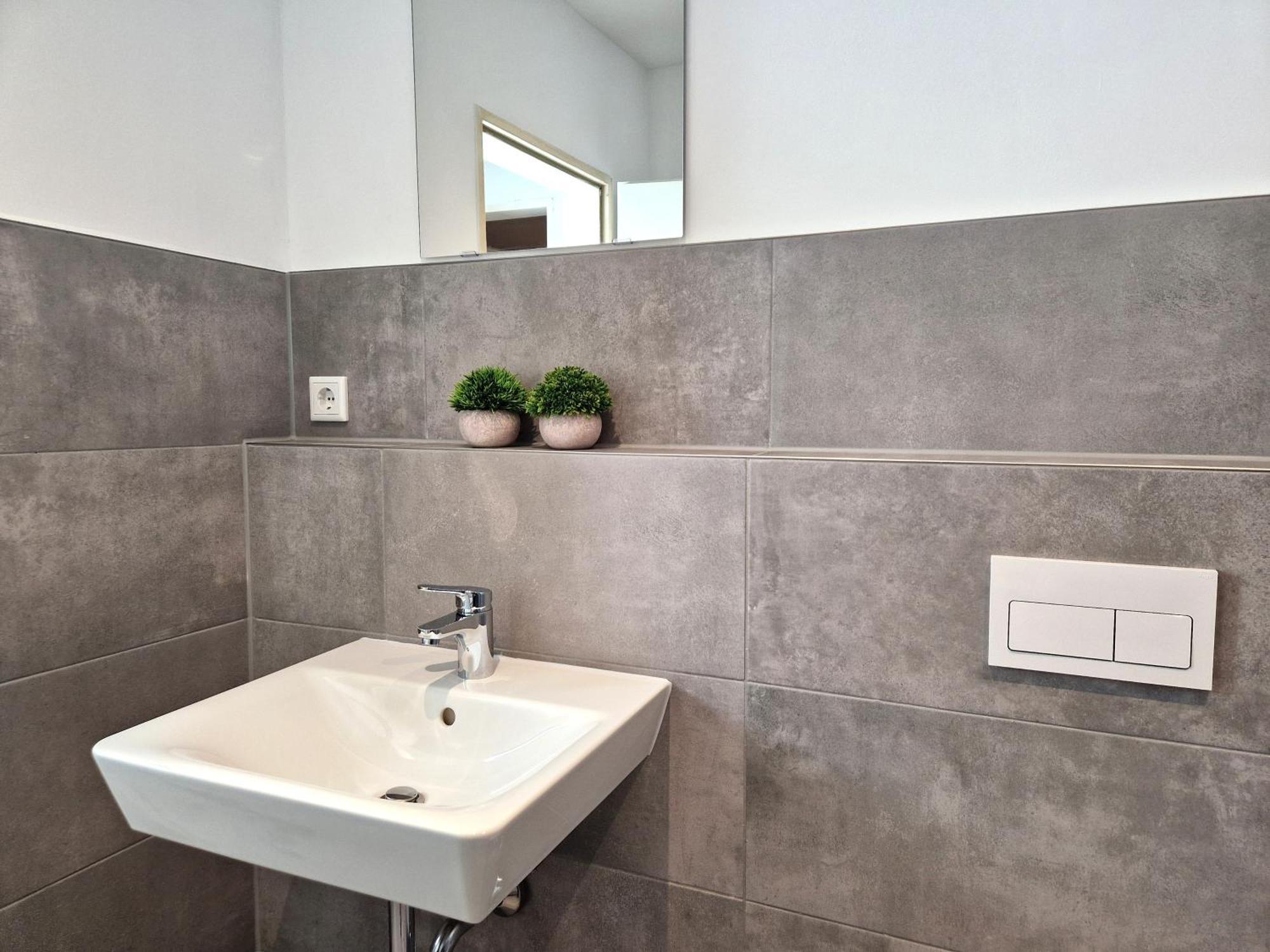 Meribu H1 Wohnung Fuer Monteure Und Arbeiter Гелзенкирхен Екстериор снимка